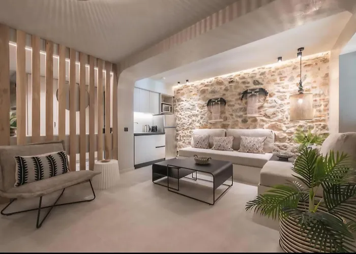 Apollonos 28 Luxury Suites