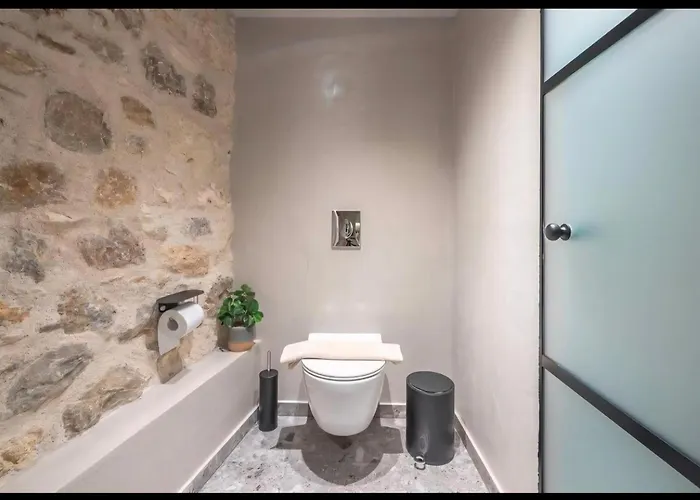 Apollonos 28 Luxury Suites